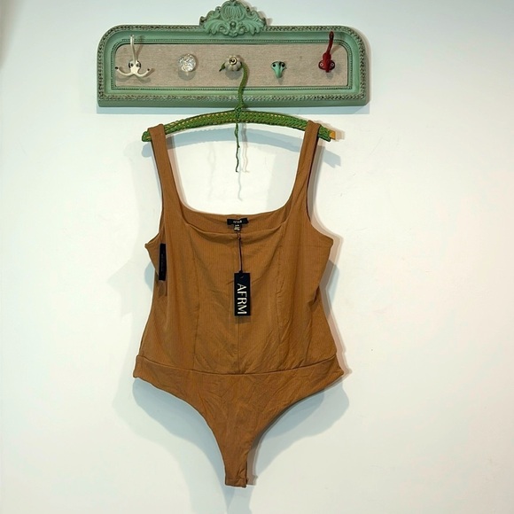 REVOLVE X AFRM RIBBED STRETCH SQUARE NECK BODYSUIT THONG MOCHA NEW LARGE - Picture 1 of 9